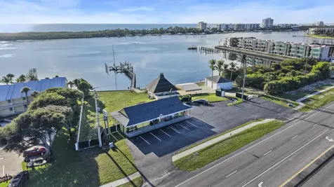 18947 SE Federal Highway Jupiter FL