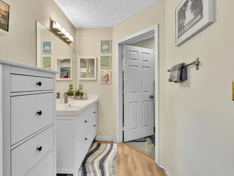 8 Hawthorne Lane Boynton Beach FL 33426
