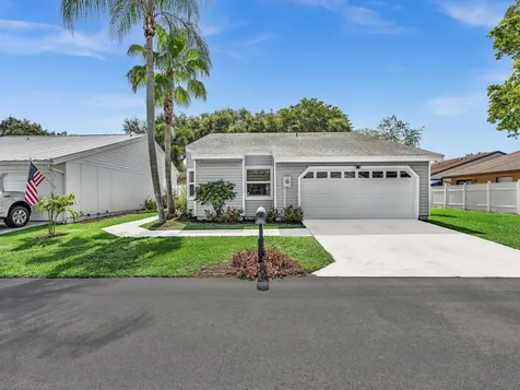 8 Hawthorne Lane Boynton Beach FL 33426