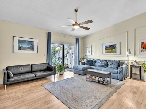 8 Hawthorne Lane Boynton Beach FL 33426