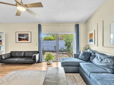 8 Hawthorne Lane Boynton Beach FL 33426