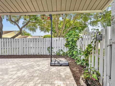 8 Hawthorne Lane Boynton Beach FL 33426