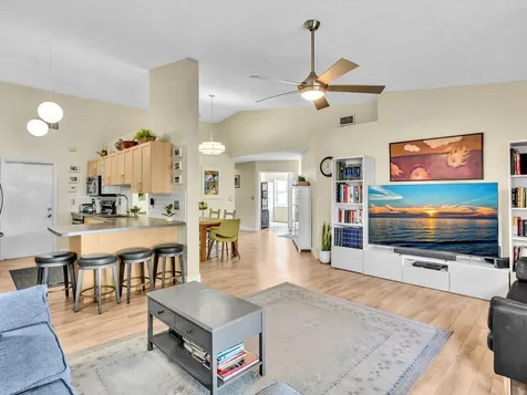 8 Hawthorne Lane Boynton Beach FL 33426