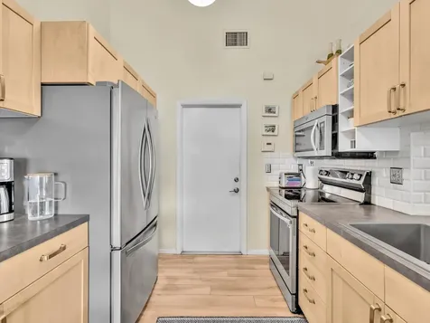 8 Hawthorne Lane Boynton Beach FL 33426