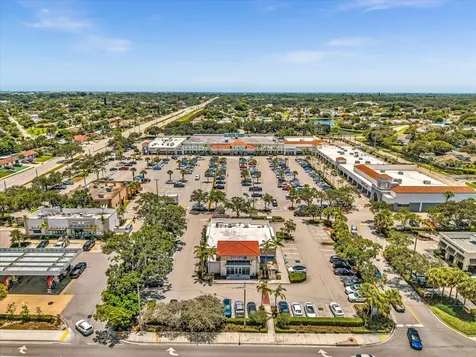 8 Hawthorne Lane Boynton Beach FL 33426