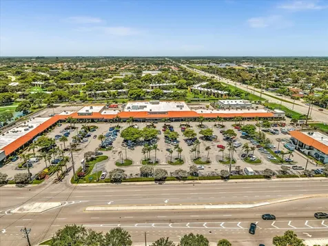 8 Hawthorne Lane Boynton Beach FL 33426