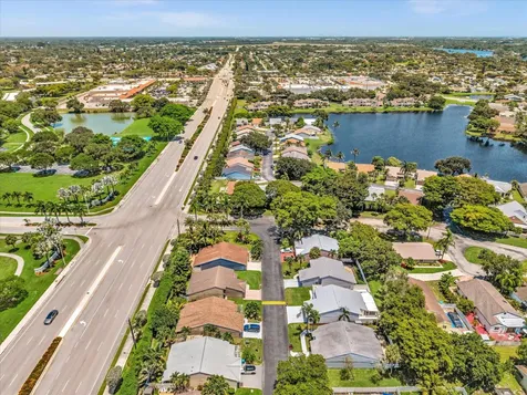 8 Hawthorne Lane Boynton Beach FL 33426