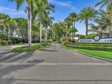 8 Hawthorne Lane Boynton Beach FL 33426