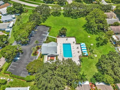 8 Hawthorne Lane Boynton Beach FL 33426
