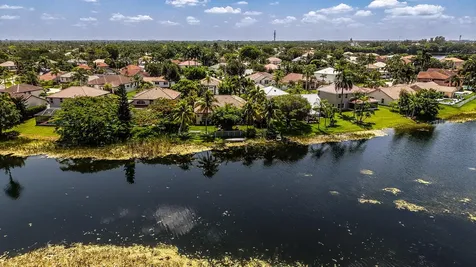718 NW 177th Avenue Pembroke Pines FL 33029