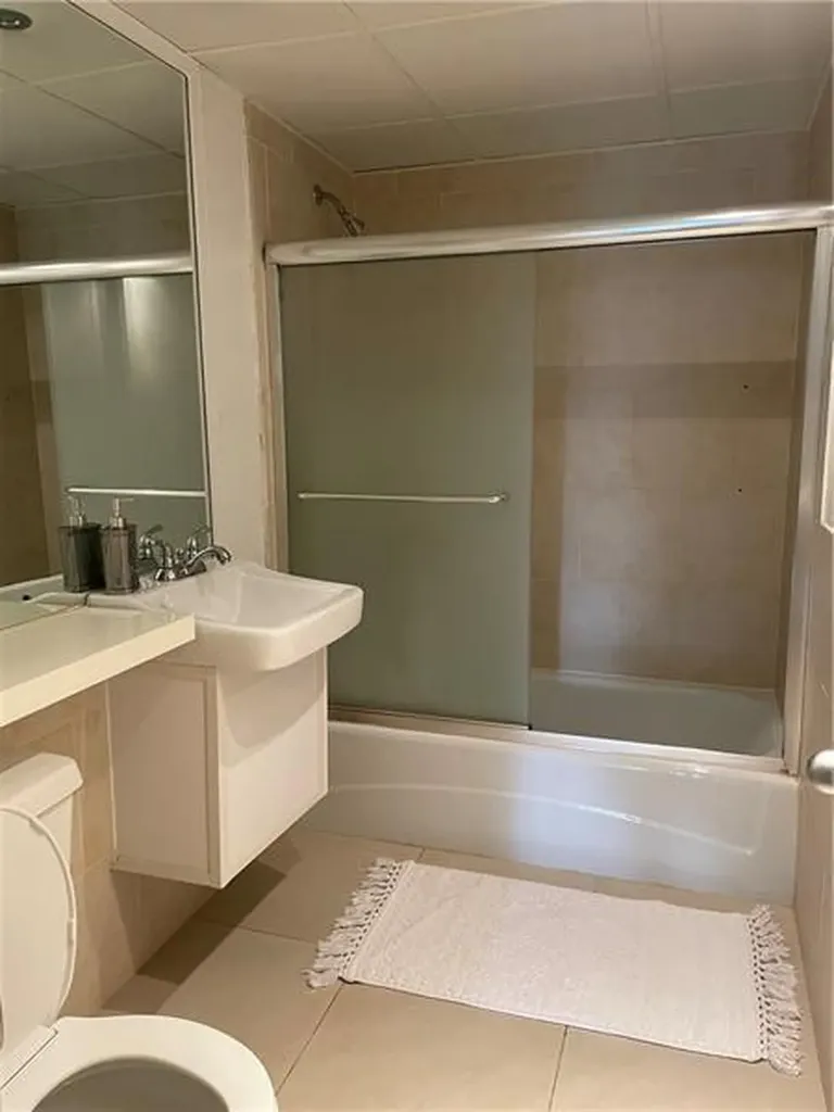 3690 Inverrary Drive Lauderhill FL 33319