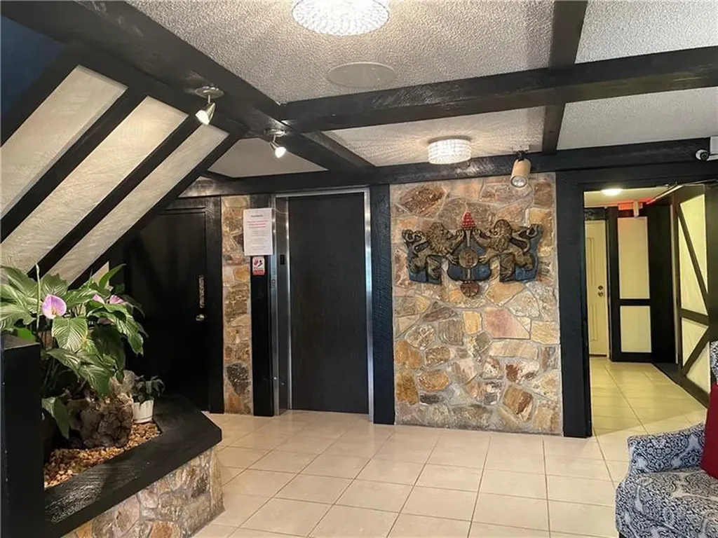 3690 Inverrary Drive Lauderhill FL 33319