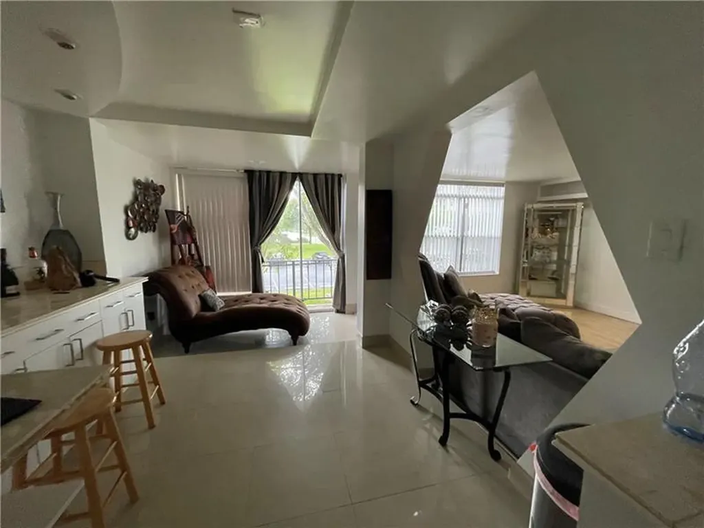 3690 Inverrary Drive Lauderhill FL 33319