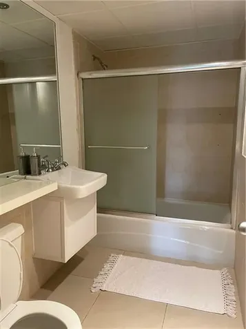 3690 Inverrary Drive Lauderhill FL 33319