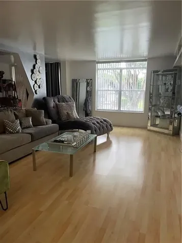 3690 Inverrary Drive Lauderhill FL 33319