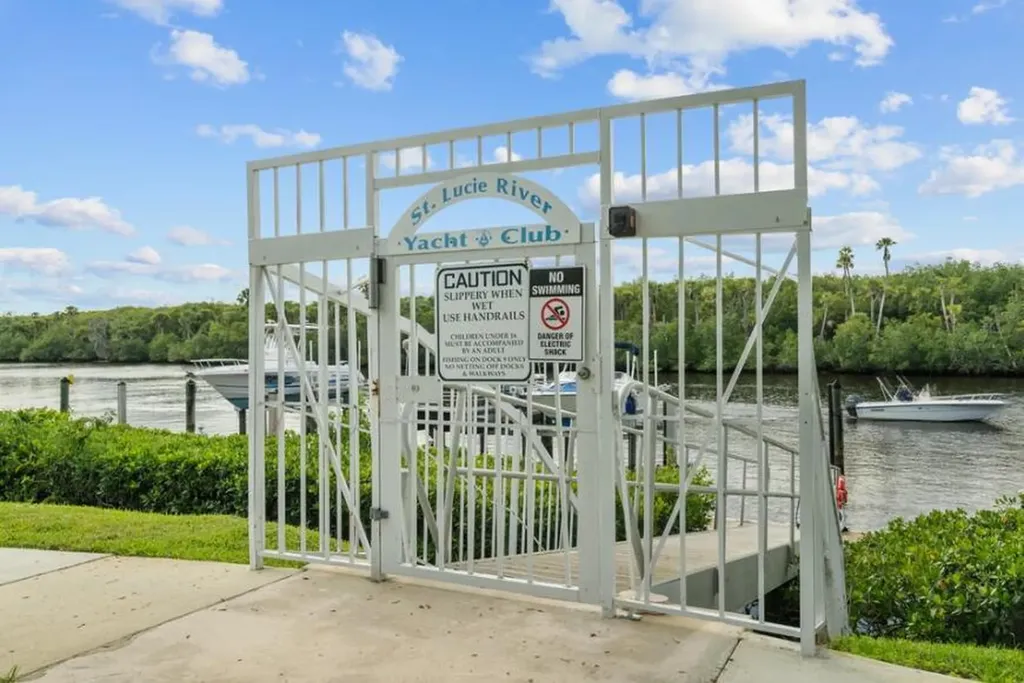 2506 SE Anchorage Cove Port St Lucie FL 34952