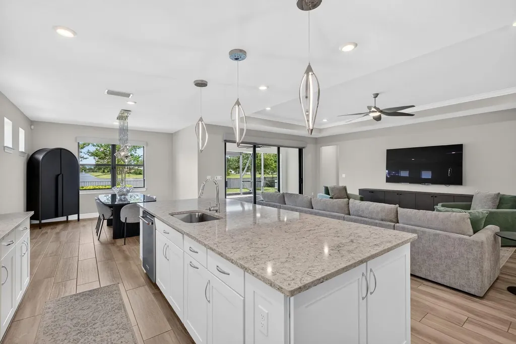 4609 Pinehurst Trail W Oakland Park FL 33309