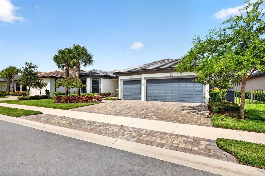 4609 Pinehurst Trail W Oakland Park FL 33309