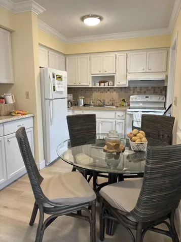 2121 NE 42nd Court Lighthouse Point FL 33064