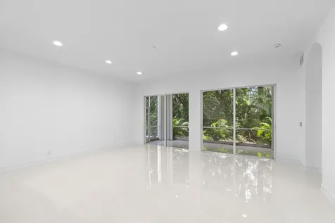 127 Palm Bay Terrace Palm Beach Gardens FL 33418