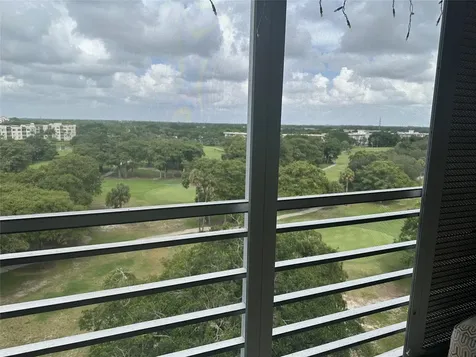 605 Oaks Drive Pompano Beach FL 33069