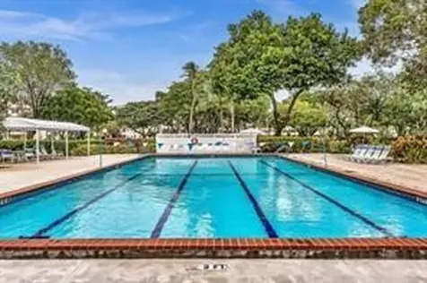 605 Oaks Drive Pompano Beach FL 33069