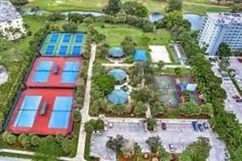 605 Oaks Drive Pompano Beach FL 33069