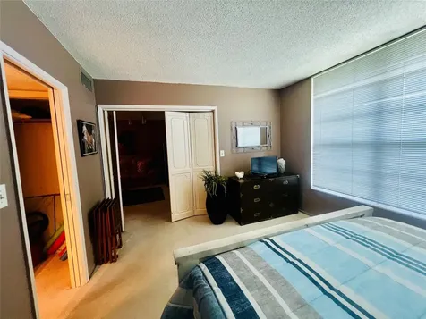 605 Oaks Drive Pompano Beach FL 33069