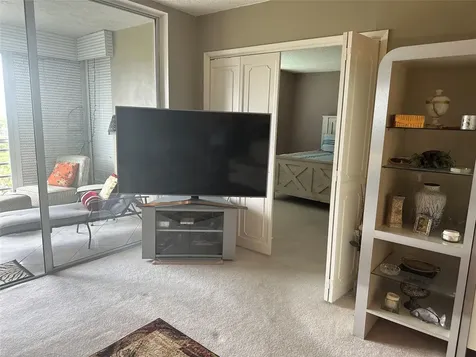 605 Oaks Drive Pompano Beach FL 33069