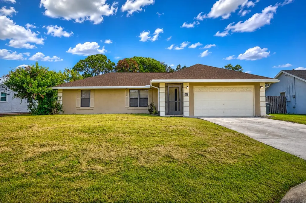 867 SE Starflower Avenue Port St Lucie FL 34983