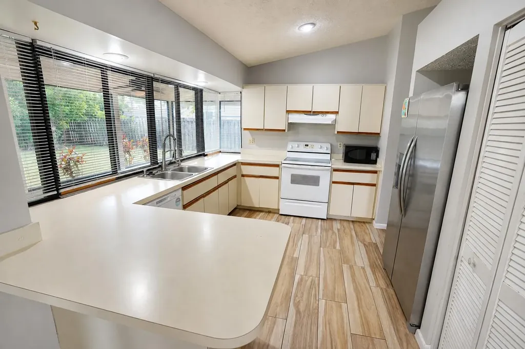 867 SE Starflower Avenue Port St Lucie FL 34983