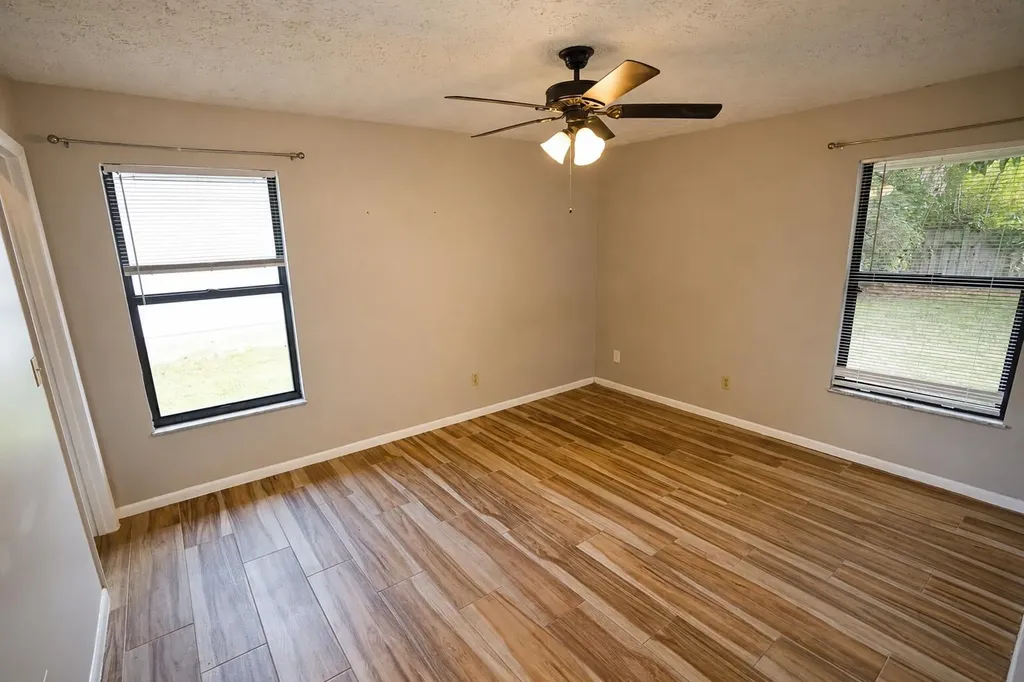 867 SE Starflower Avenue Port St Lucie FL 34983