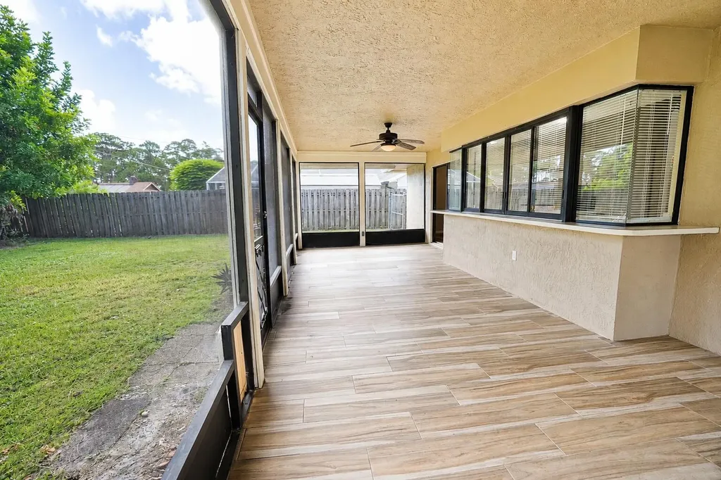 867 SE Starflower Avenue Port St Lucie FL 34983