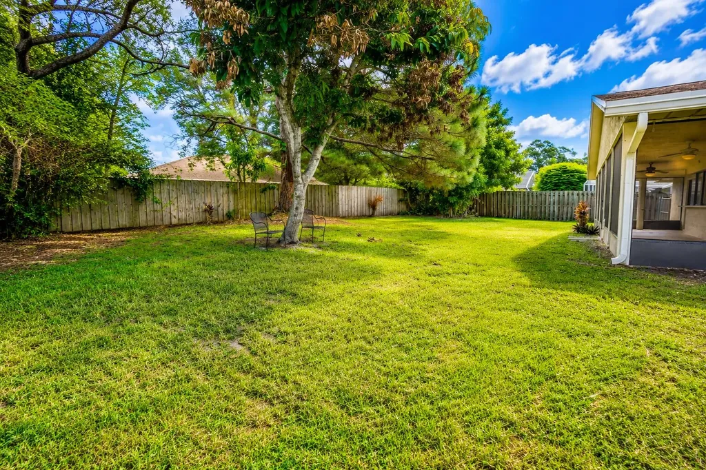 867 SE Starflower Avenue Port St Lucie FL 34983