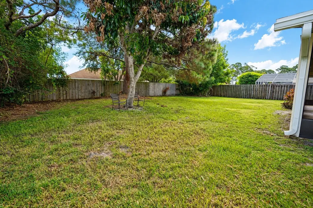 867 SE Starflower Avenue Port St Lucie FL 34983