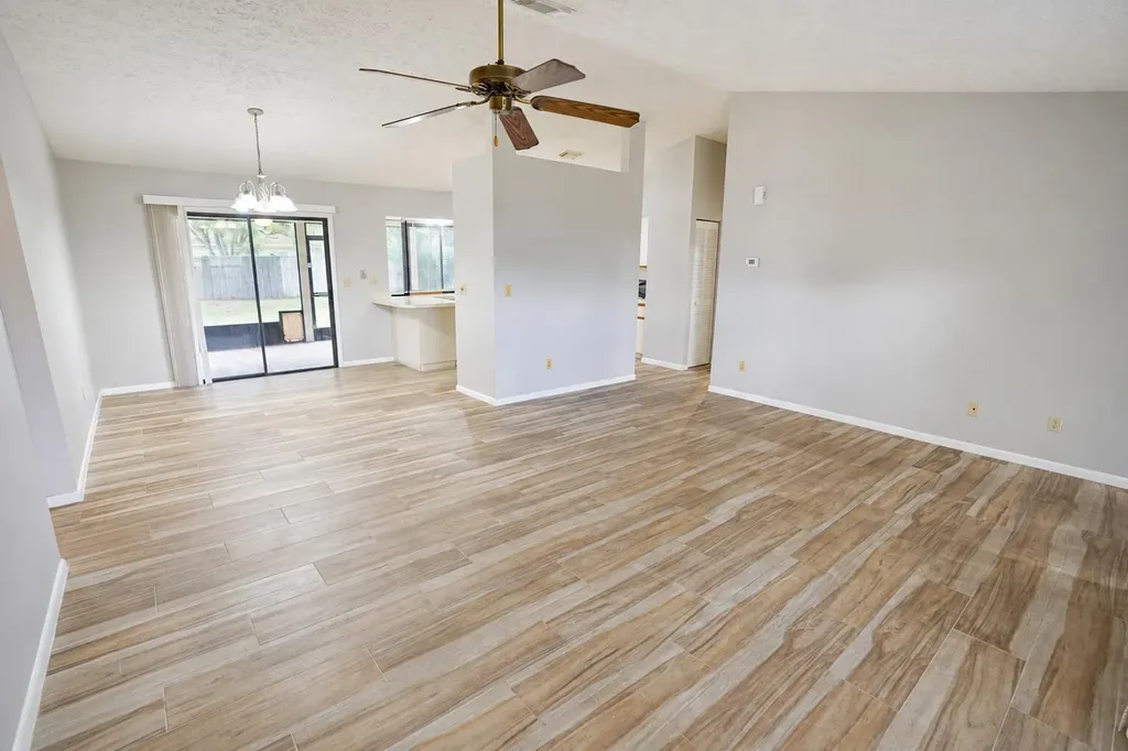 867 SE Starflower Avenue Port St Lucie FL 34983