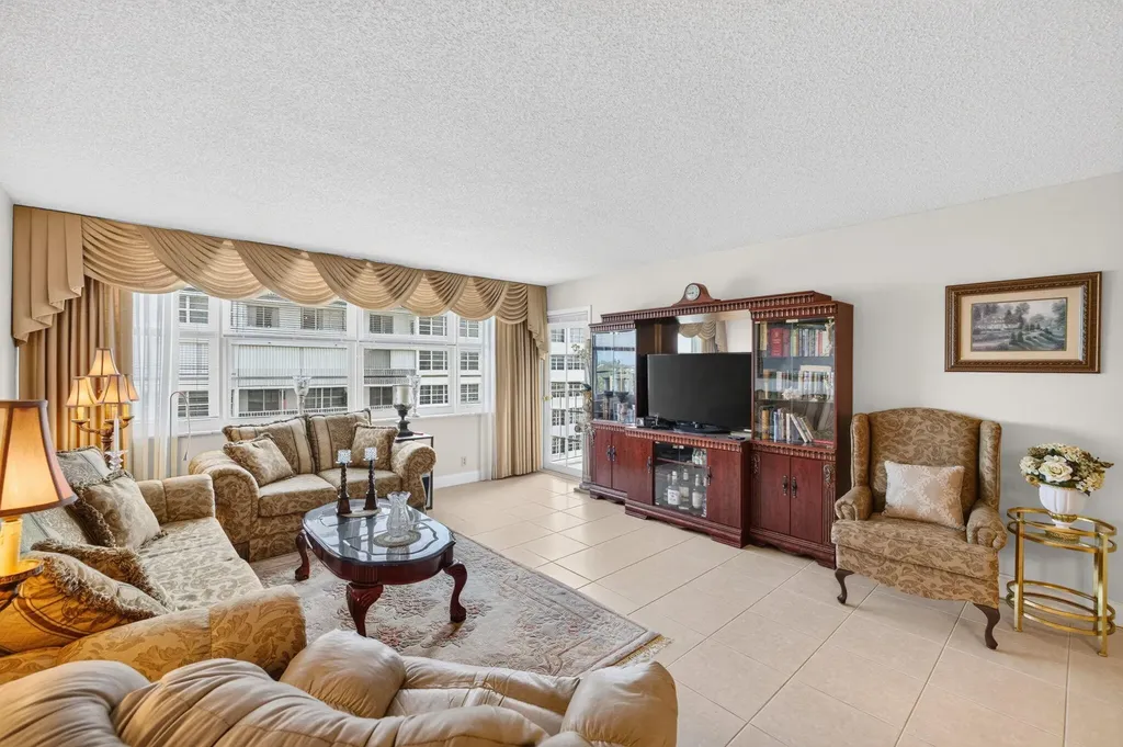 1160 N Federal Highway Fort Lauderdale FL 33304