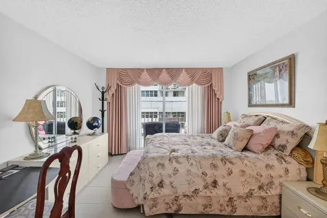 1160 N Federal Highway Fort Lauderdale FL 33304