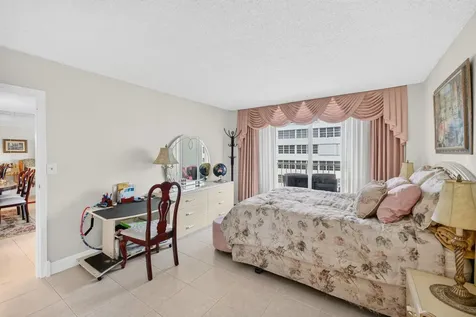 1160 N Federal Highway Fort Lauderdale FL 33304