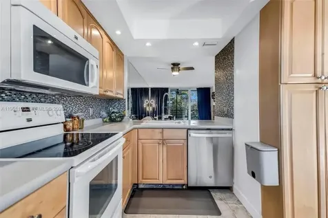 120 Royal Park Drive Oakland Park FL 33309