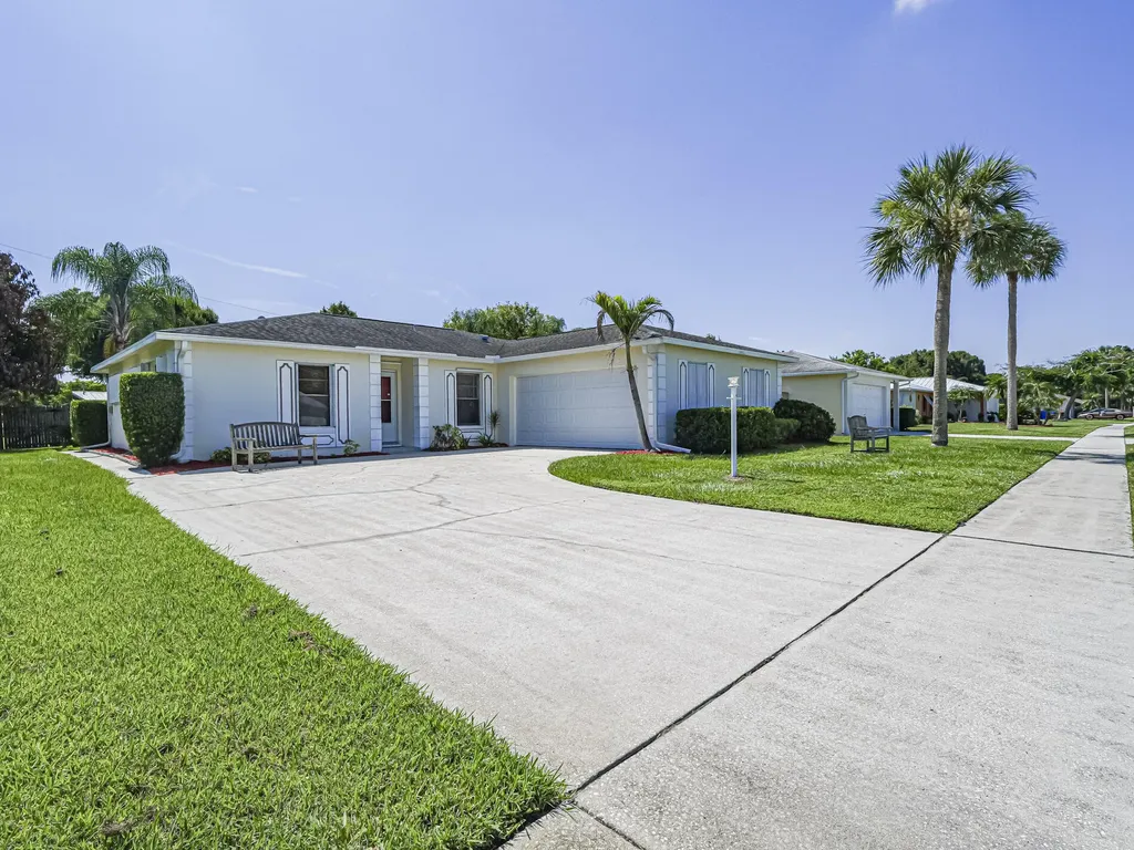 660 26th Court Vero Beach FL 32962