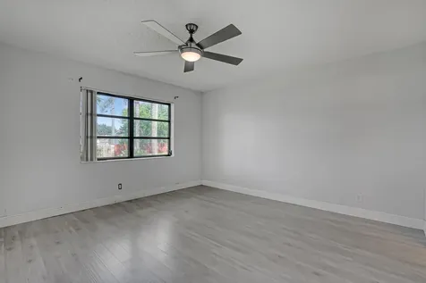 4575 Lucerne Lakes Boulevard Lake Worth FL 33467