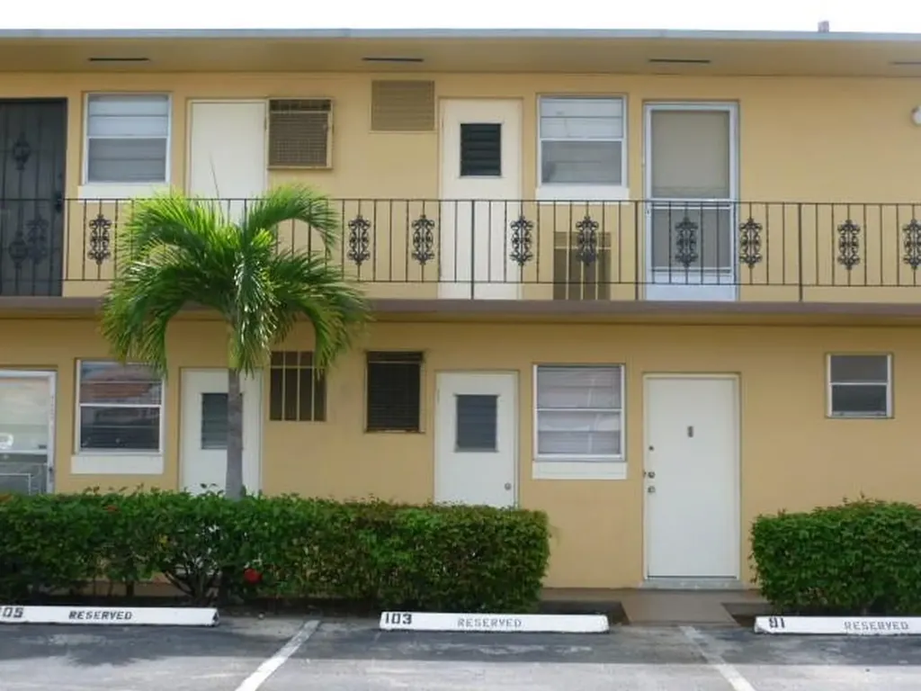 2940 NE 203rd Street Aventura FL 33180