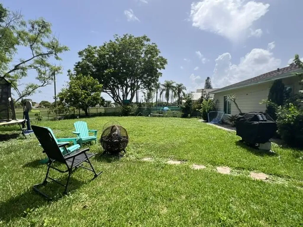 9145 Chrysanthemum Drive Boynton Beach FL 33472