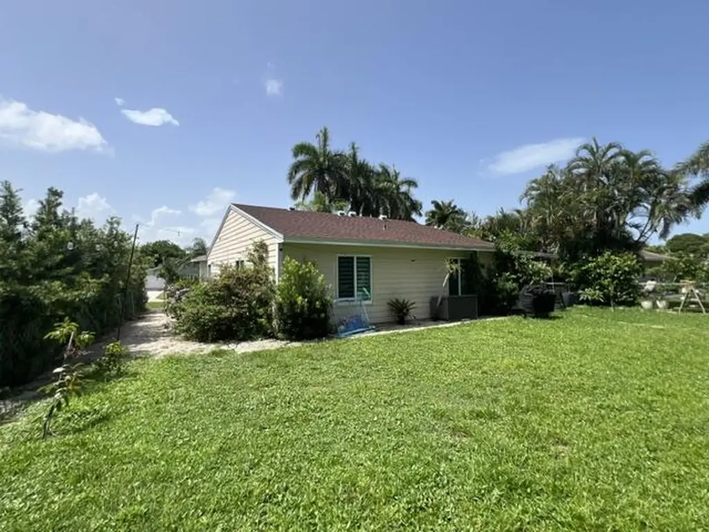 9145 Chrysanthemum Drive Boynton Beach FL 33472