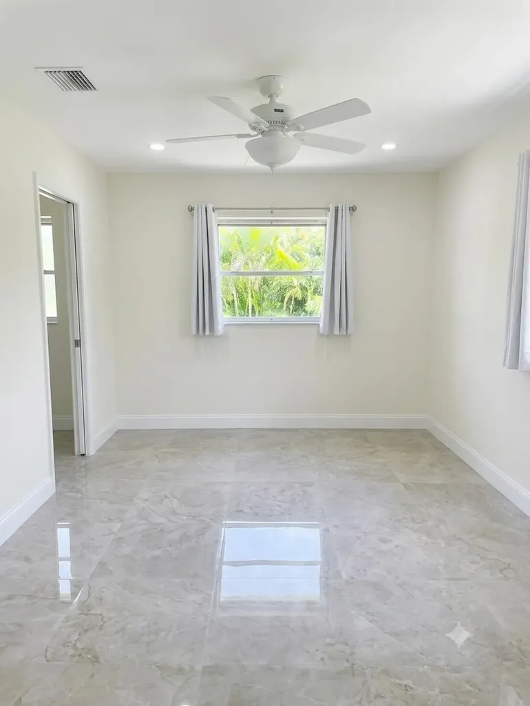 5220 NE 14th Way Fort Lauderdale FL 33334