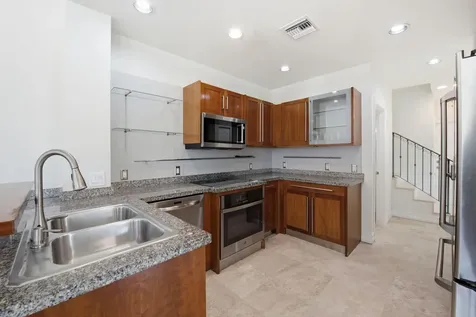 18385 NE 30th Place Aventura FL 33160