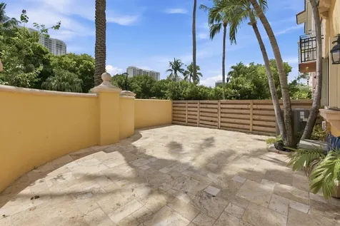 18385 NE 30th Place Aventura FL 33160