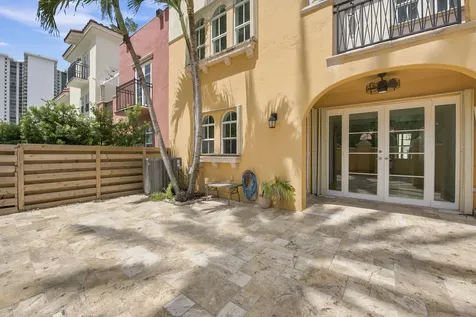 18385 NE 30th Place Aventura FL 33160