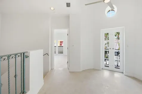 18385 NE 30th Place Aventura FL 33160